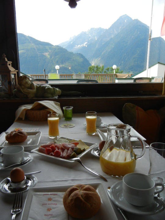 Ausblick vom Frühstücksraum Alpengasthof Astegg