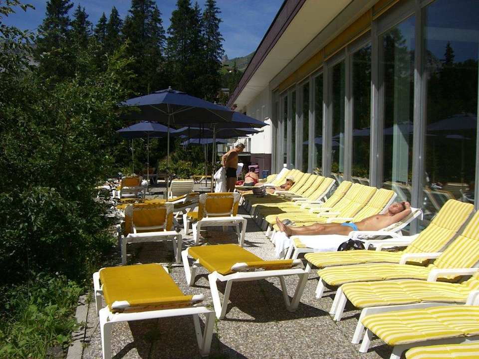 Vor dem Hallenbad AROSA ALPINE CLUB - Adults only
