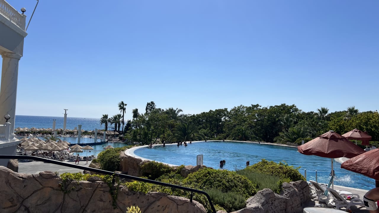 Pool Sunrise Resort Hotel