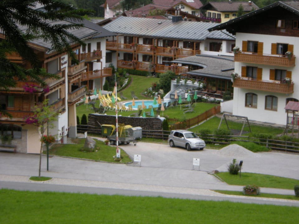 Das Schwimmbad mit Außenanlage Gut Wenghof - Family Resort