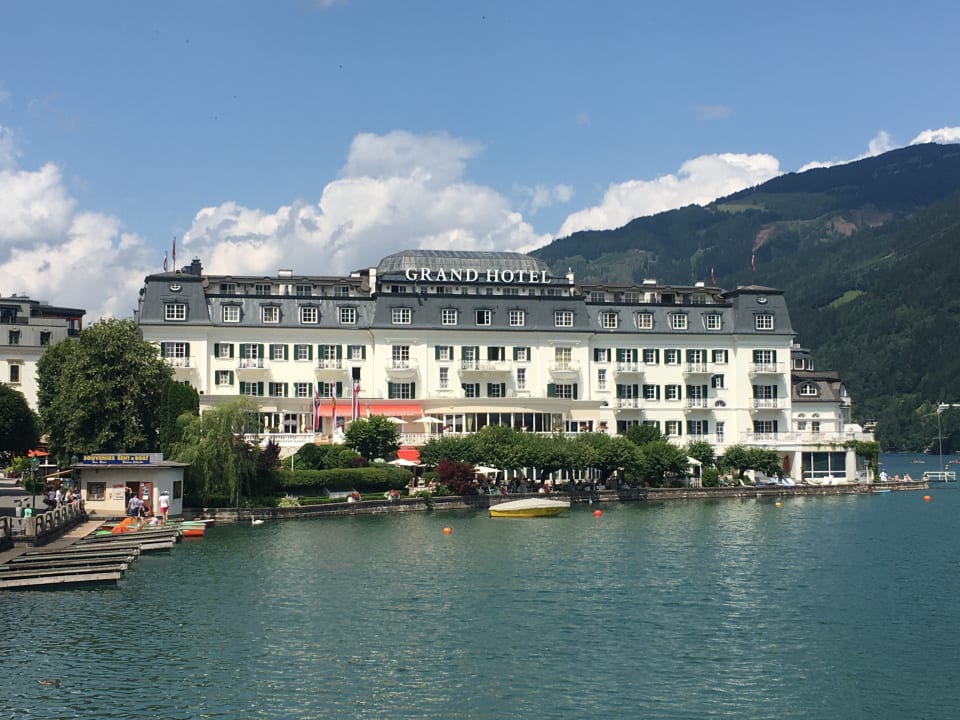 Außenansicht Grand Hotel Zell am See