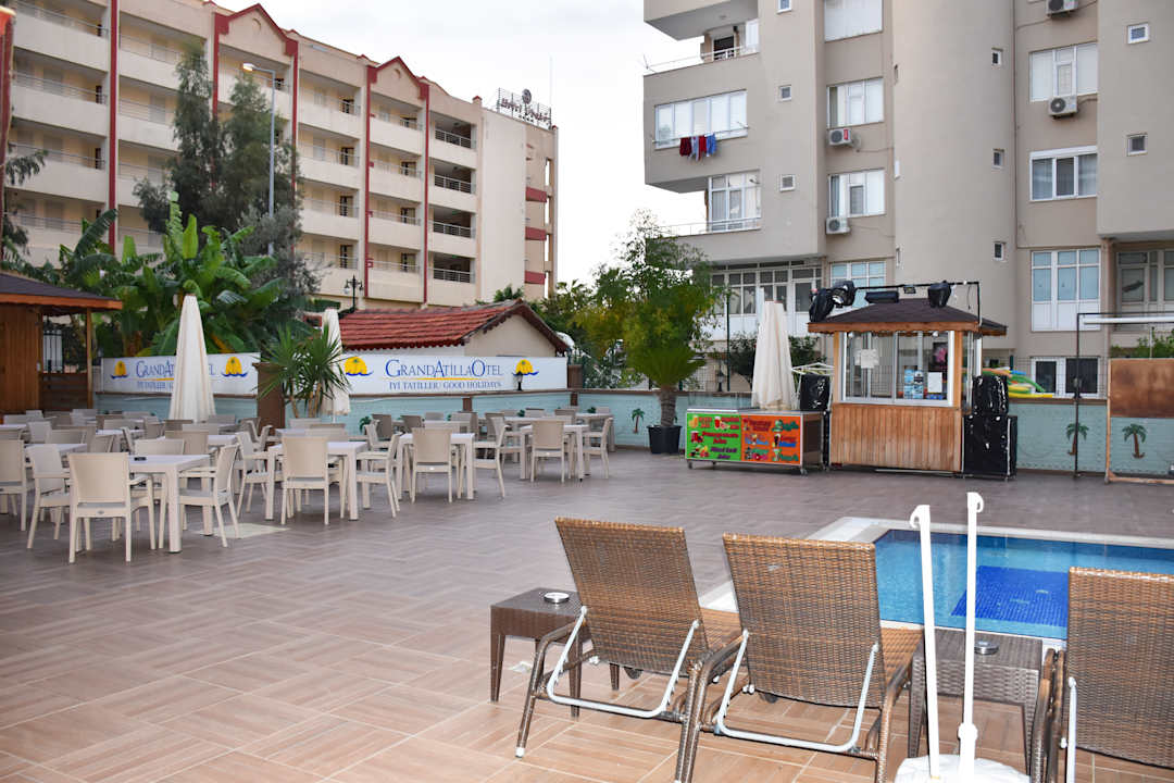 Pool Grand Atilla Hotel