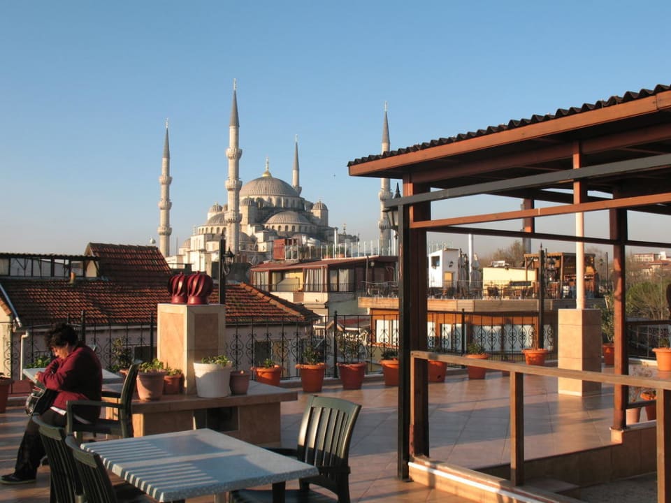 Вид с террасы Hotel & Pension Side