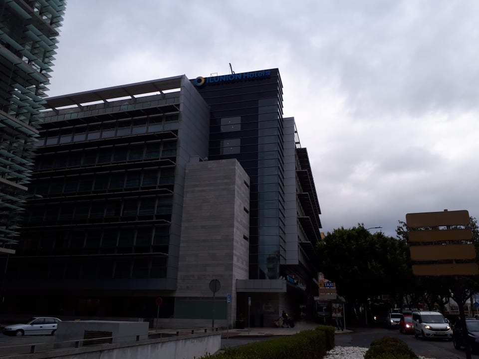 Außenansicht Hotel Ilunion Málaga