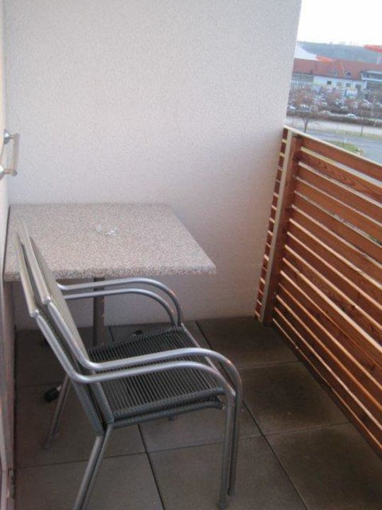 Balkon All In Red Thermenhotel