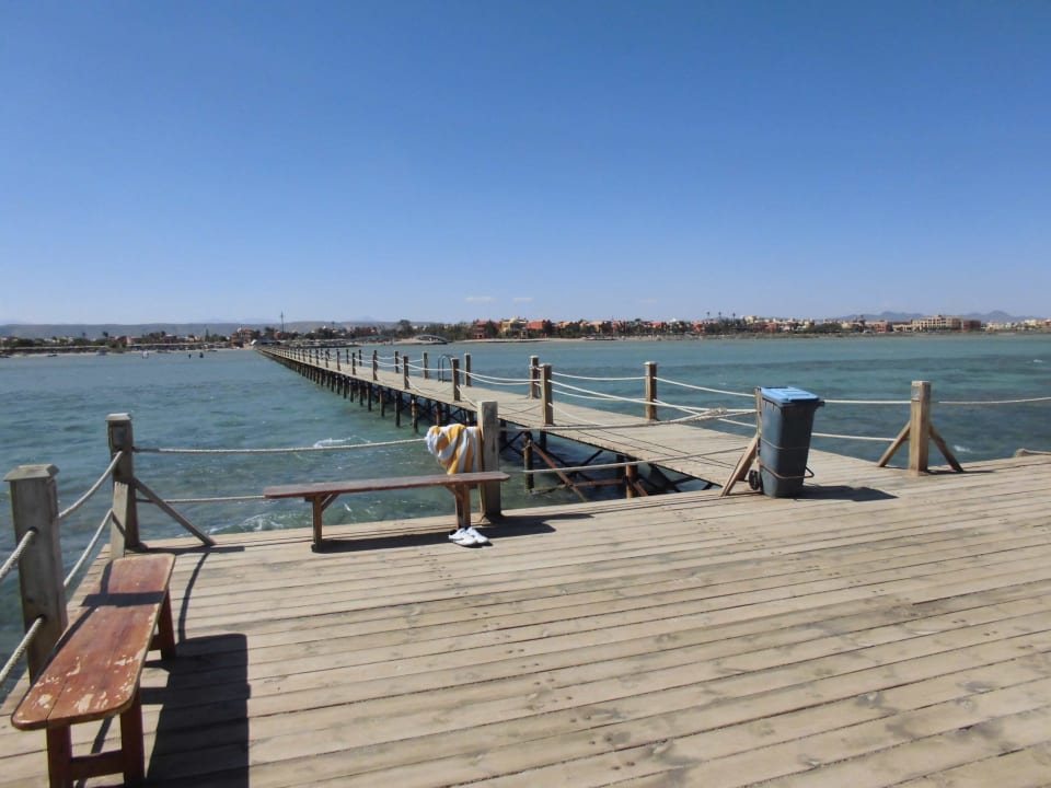 Der lange Steg am Strand Panorama Bungalows Resort El Gouna
