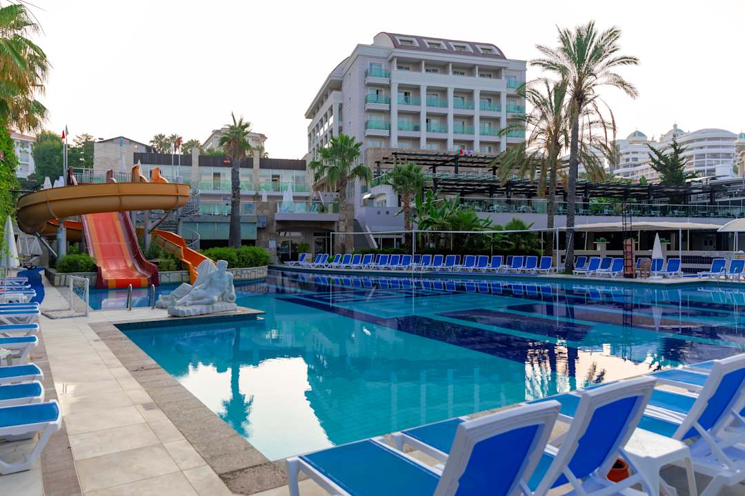 Pool Sealife Buket Resort & Beach