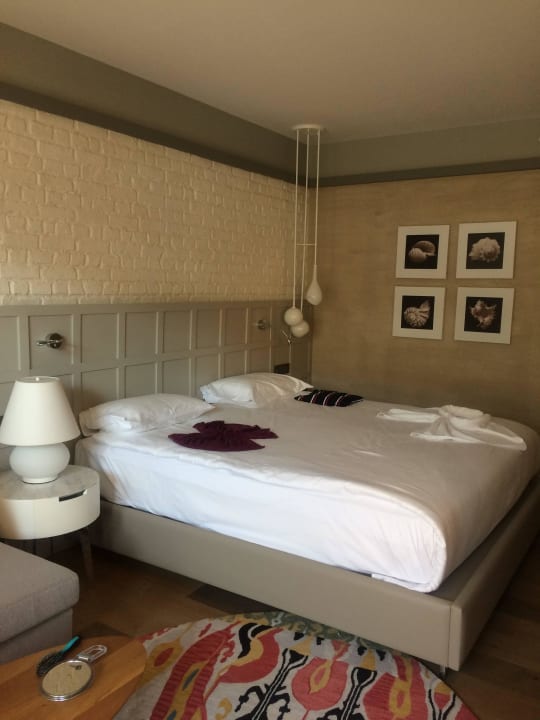 Tolles Bett Acanthus Cennet Barut Collection