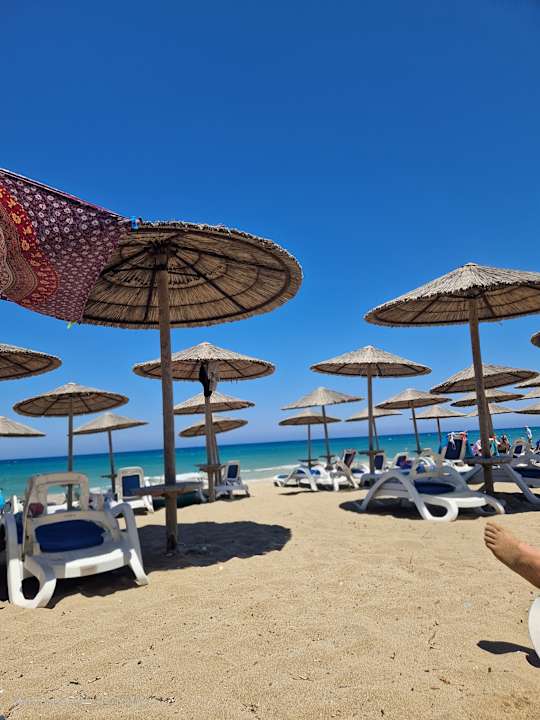 Strand Dessole Dolphin Bay Resort