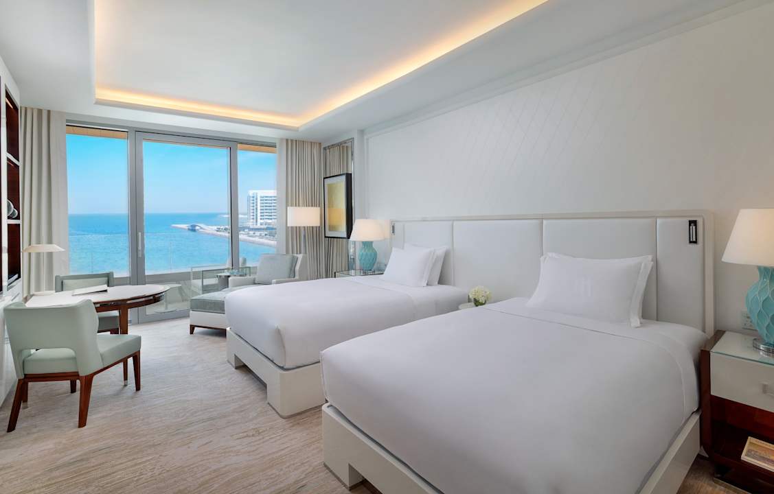 Zimmer Waldorf Astoria Doha Lusail