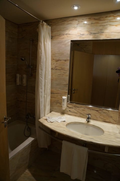 Bad - mit Duschvorhang The Lince Azores Great Hotel