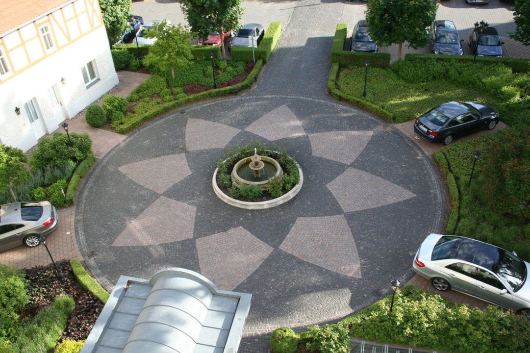 Hotelzufahrt - vom Meer abgewandte Seite Usedom Palace Hotel