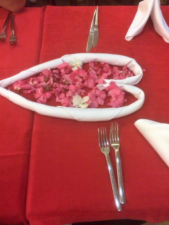 Liebevolle Tischdekoration Alba Queen Hotel