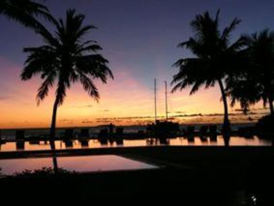 Sonnenuntergang Meeru Maldives Resort Island