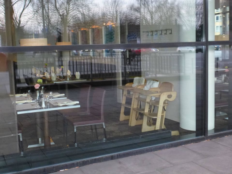 Blick ins Restaurant Novotel Hamburg City Alster