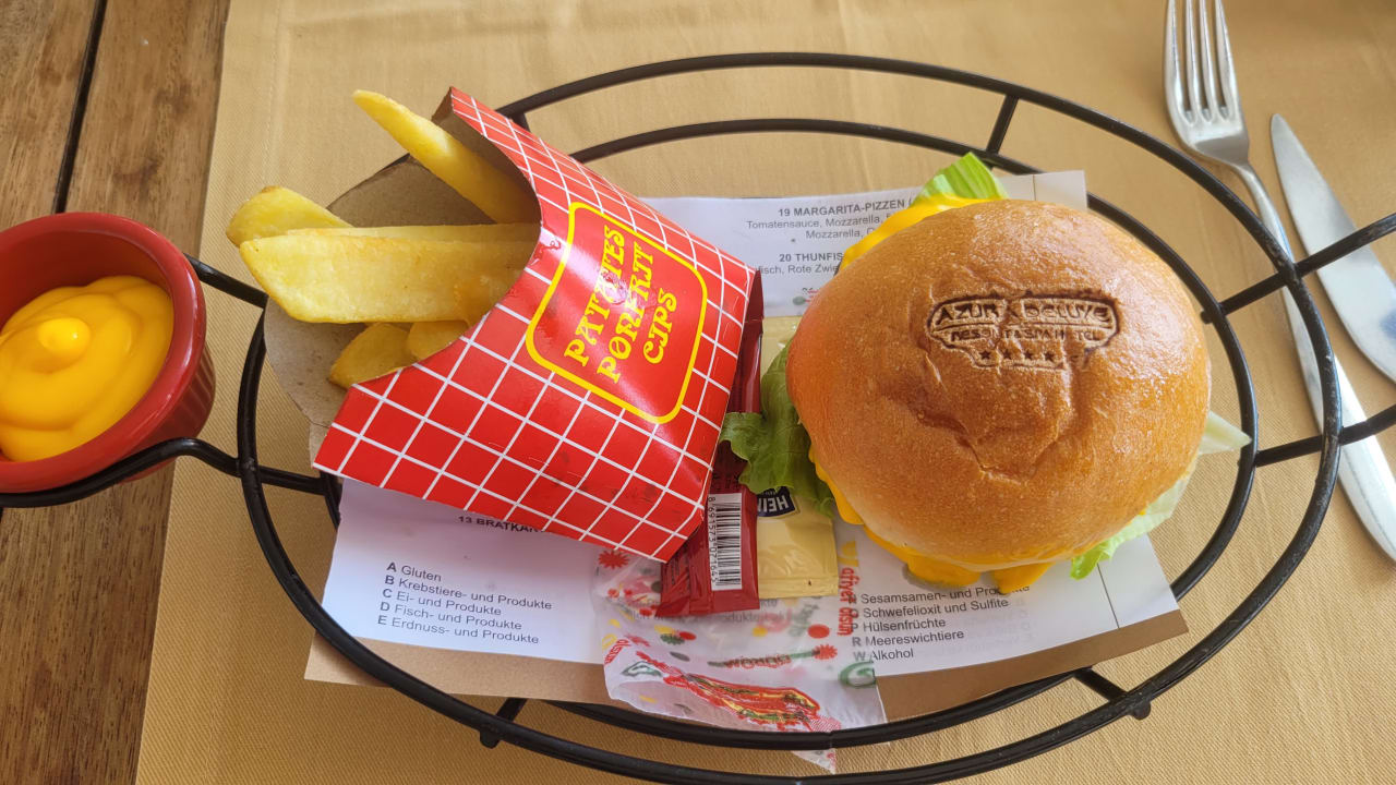 Gastro Azura Deluxe Resort & Spa Hotel