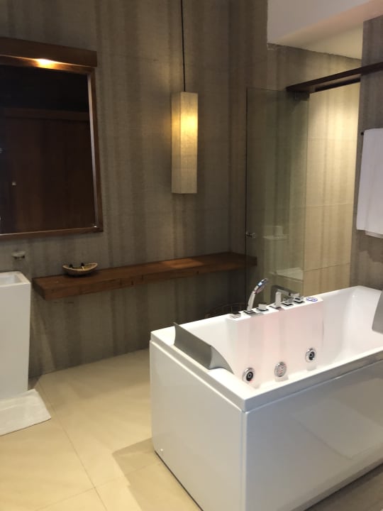 Zimmer Pandanus Beach Resort & Spa