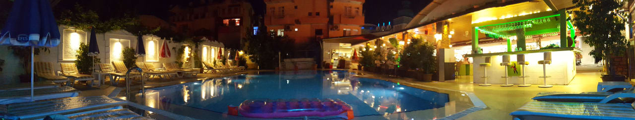 Pool Orient Apartments