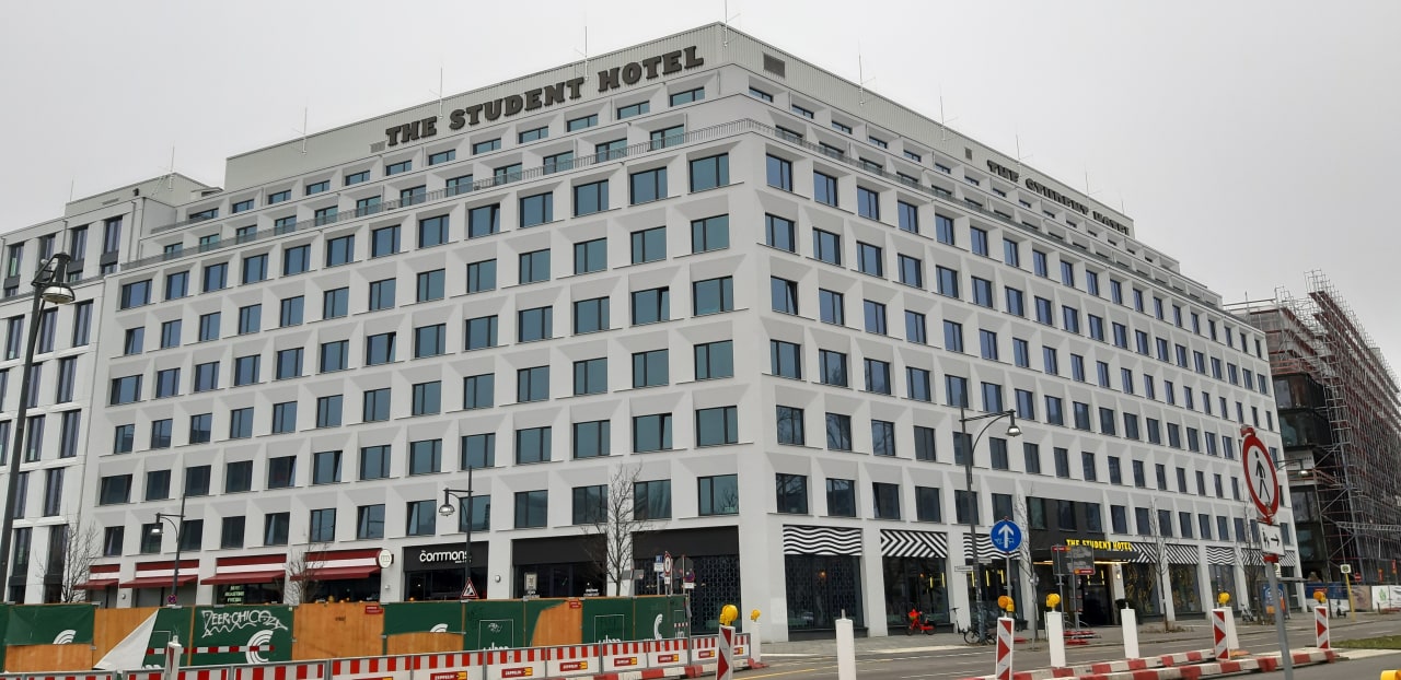 Außenansicht The Social Hub Berlin Alexanderplatz