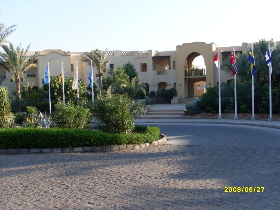 Eingang Three Corners Rihana Resort Deluxe