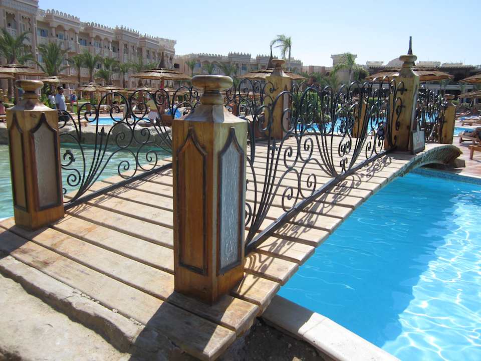 Eine Brücke Pickalbatros Palace Resort