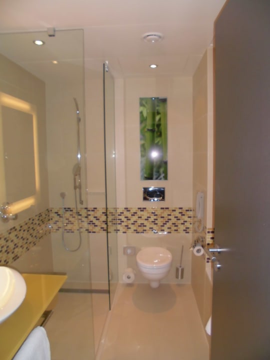 Großes WC Hilton Frankfurt Airport