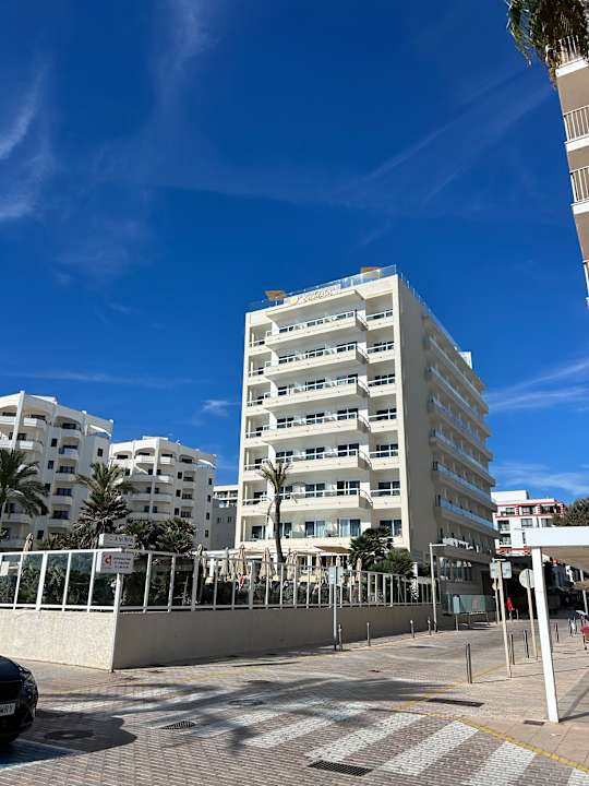 Außenansicht Sabina Hotel & Suites