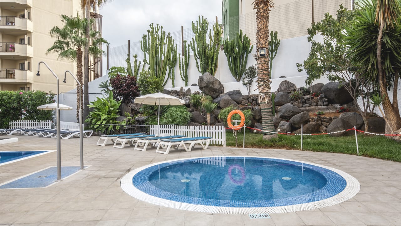 Pool Be Live Tenerife - Adults only