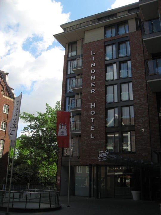 Eingangsbereich Lindner Hotel Hamburg Am Michel, part of JdV by Hyatt