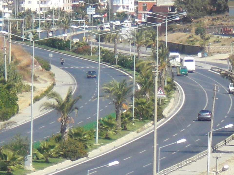 Blick vom Zimmer auf die Autobahn Solivia Hotel