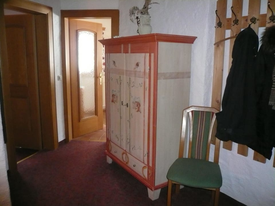 Flur mit Türen zum Wohn- und Schlafzimmer Haus Elisabeth