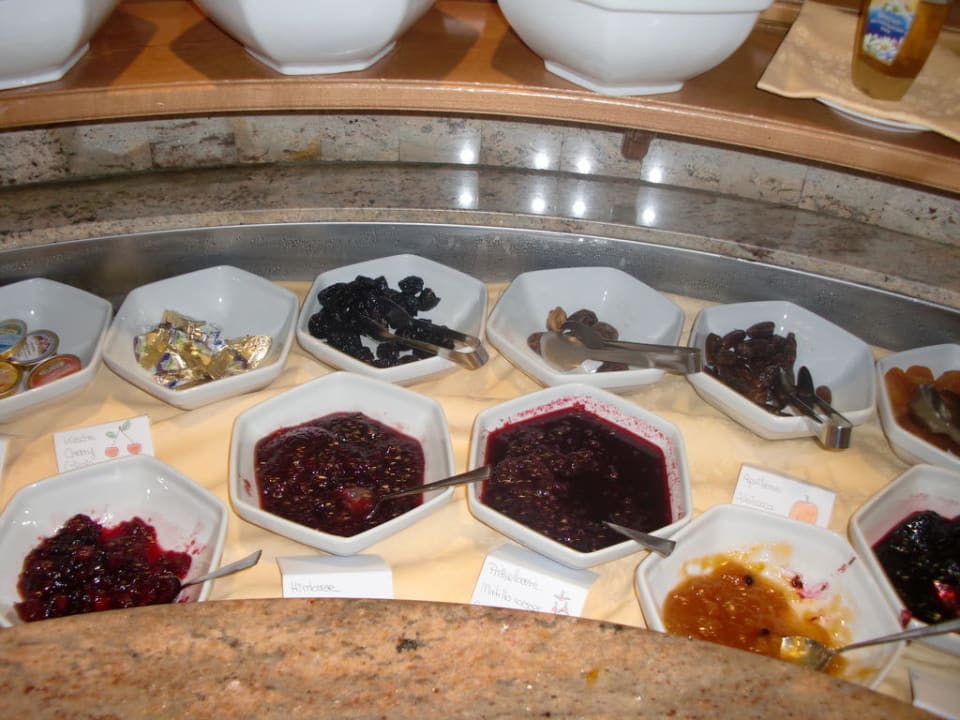 Frühstückbuffet Falkensteiner Hotel & Spa Falkensteinerhof