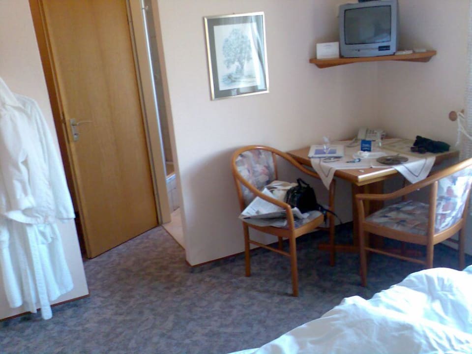 Blick von der Eingangstür in Zimmer 1 Hotel Thorwarth