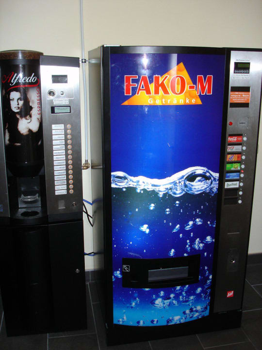 Automaten im Eingangsbereich Best Deal Airporthotel Weeze