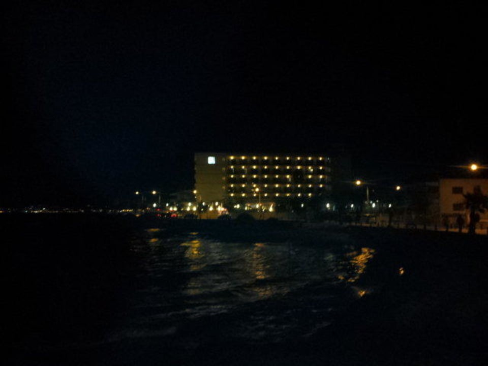 Von aussen ! BQ Apolo Hotel