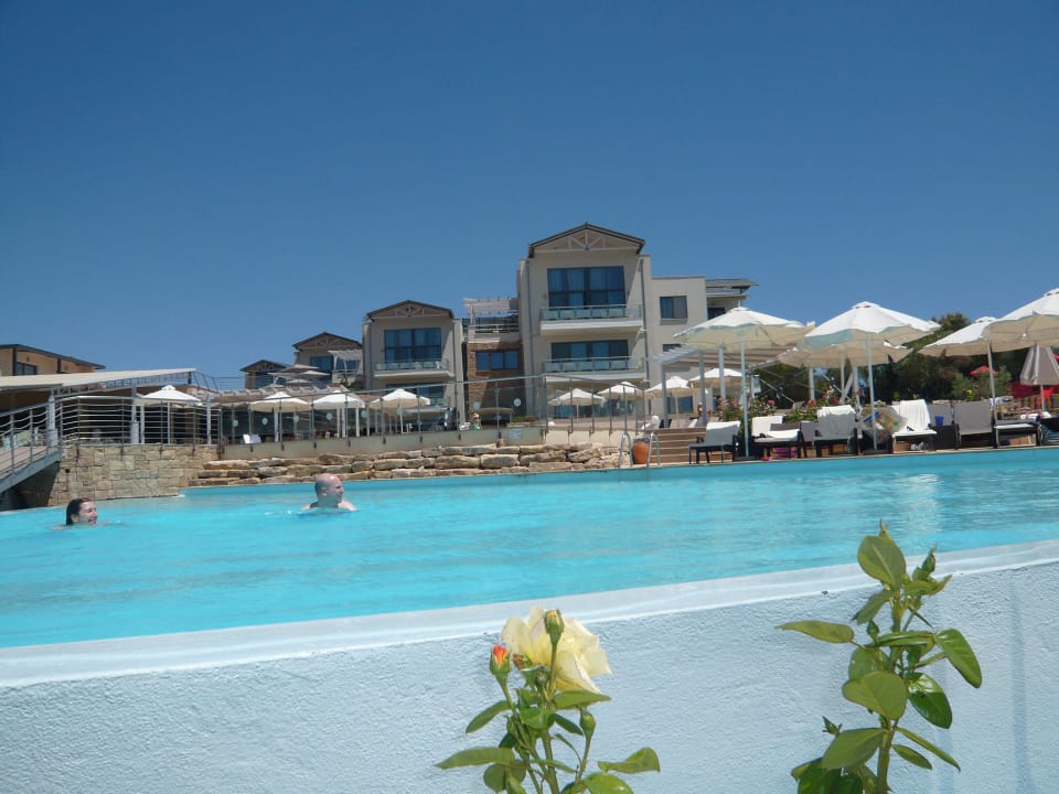 Oberer Pool mit Blick auf´s Hotel Istion Club & Spa