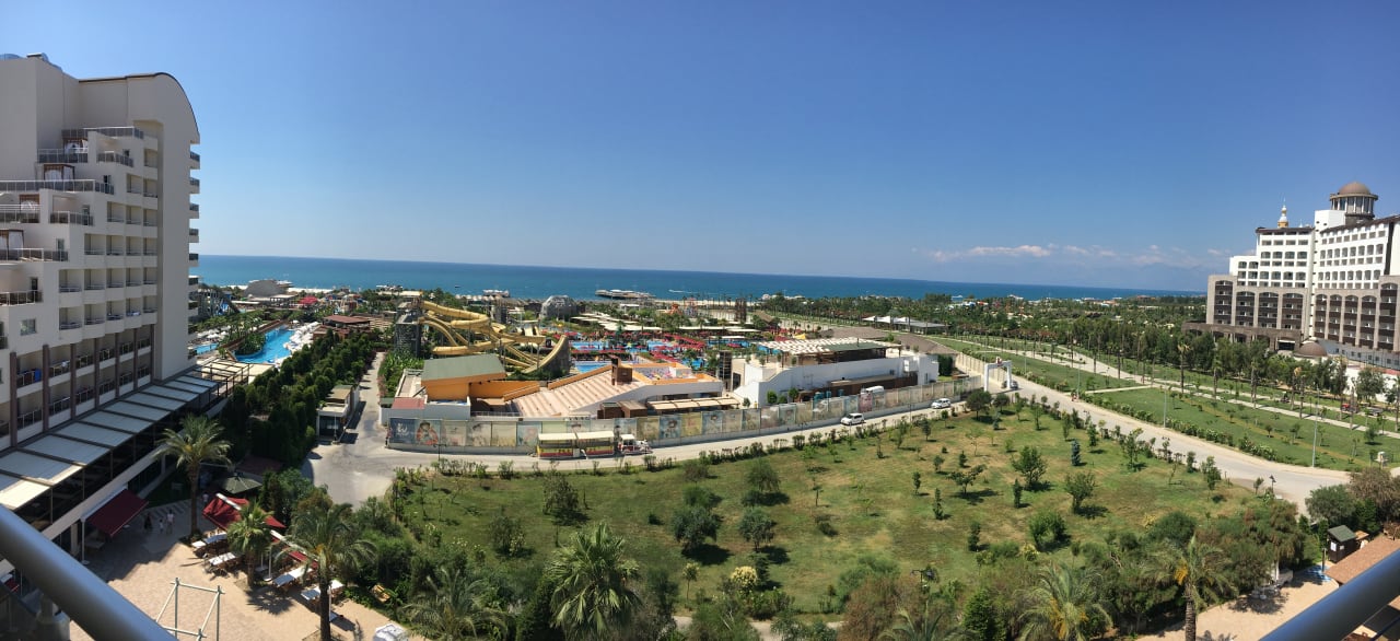 Zimmer Saturn Palace Resort Hotel