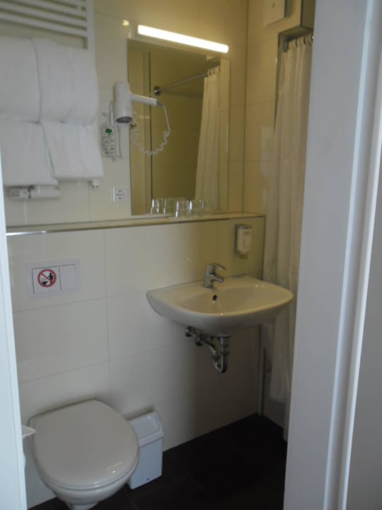 Das Bad war sauber und ok Hotel Norddeutscher Hof