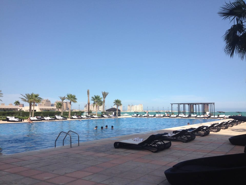 Pool The St. Regis Doha