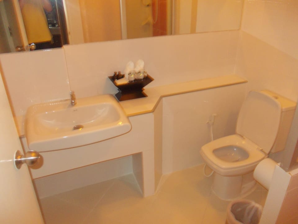 Bad Mariya Boutique At Suvarnabhumi Airport