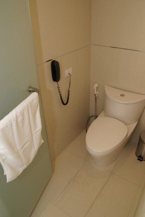 Toilette mit Telefon Hotel Solo Sukhumvit 2