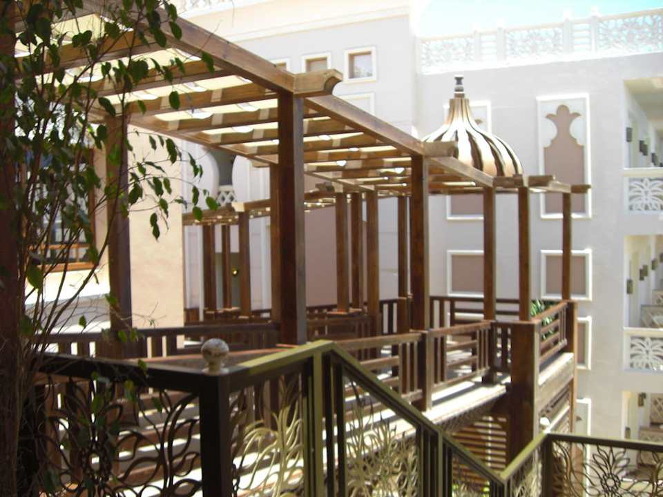 Zugang zu den Zimmern vom Hauptgebäude Pickalbatros Palace Resort