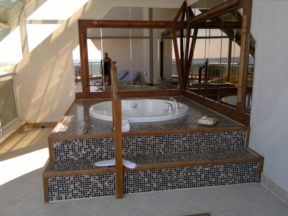 Unser Jacuzzi  Saturn Palace Resort Hotel