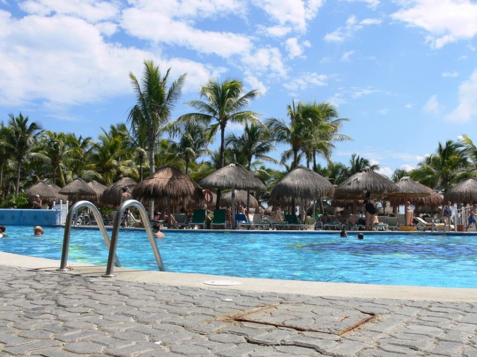 Poolanlage  Hotel Riu Tequila