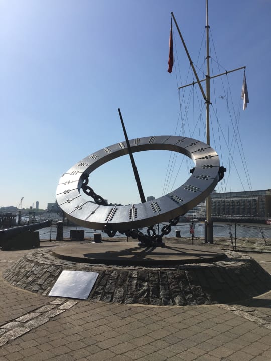 Außenansicht The Tower - A Guoman Hotel