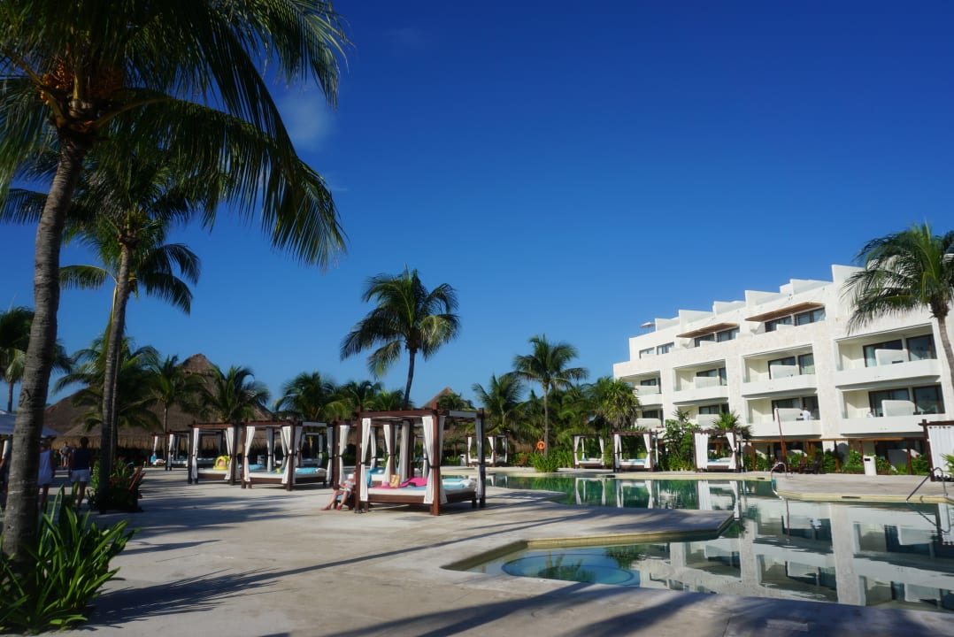 Pool Akumal Bay Beach & Wellness Resort