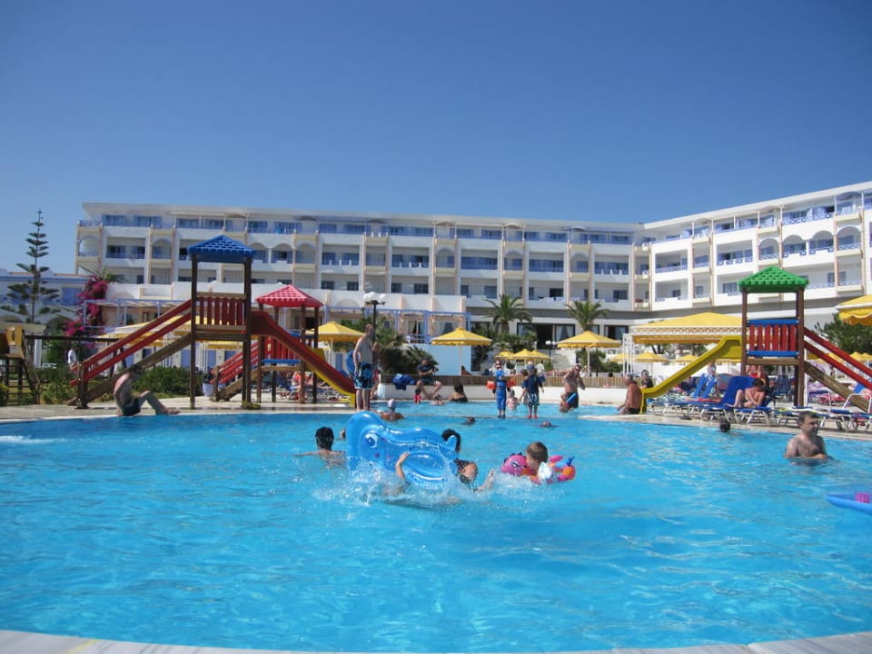 Kinderpool Hotel Serita Beach