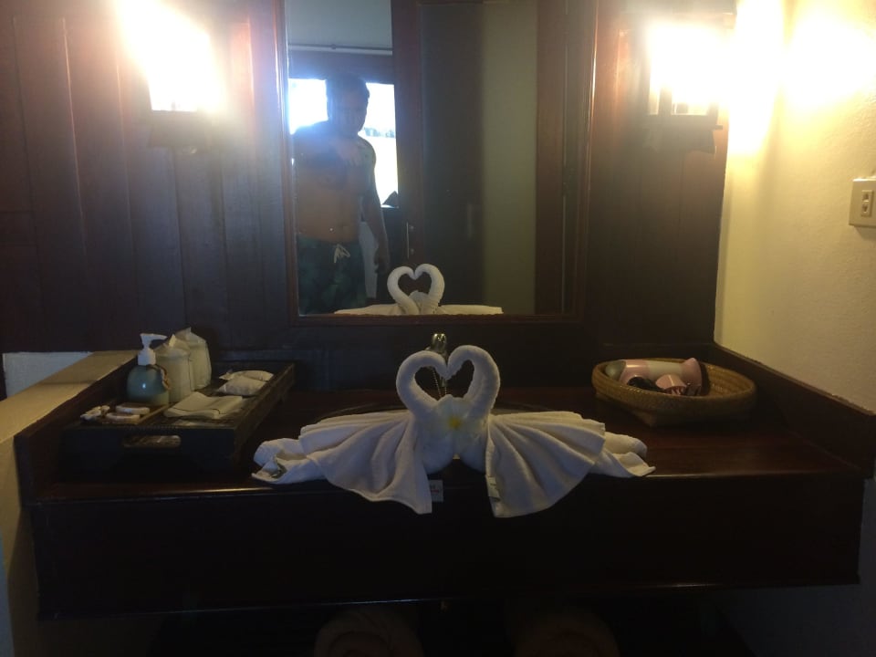 Handtuchfiguren im Bad Koh Mook Sivalai Beach Resort