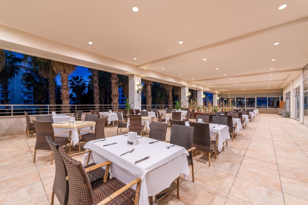 Gastro Hotel Royal Garden Beach