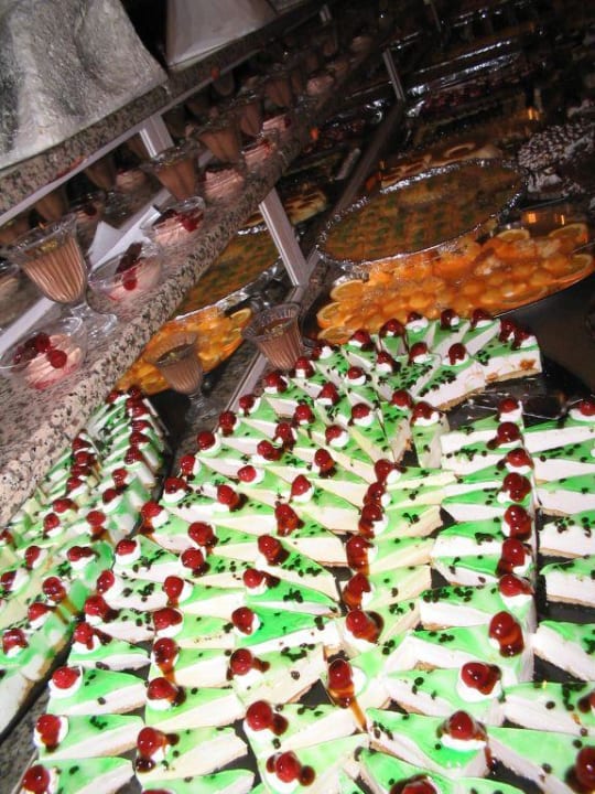 Eines der vielen variantenreichen Buffets Kaya Belek Hotel